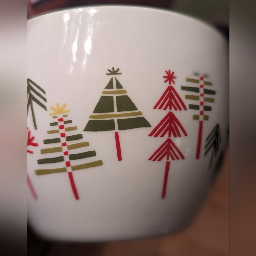 Crate& Barrel Christmas trees bowl - Picture 6 of 6